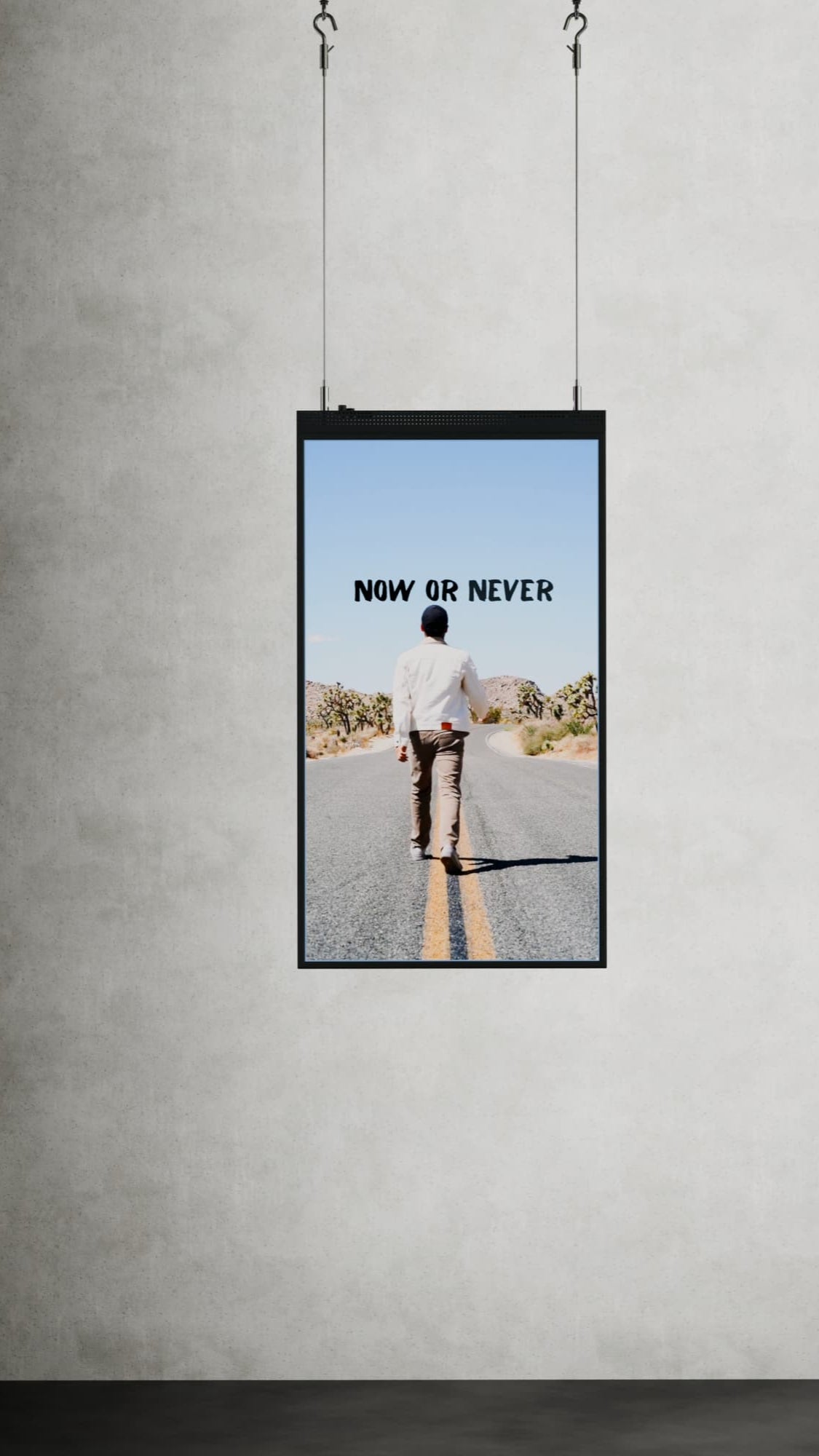 43 inch High Brightness LCD Narrowcasting Display met kabels - hangend - portret oriëntatie - 3000 Nits