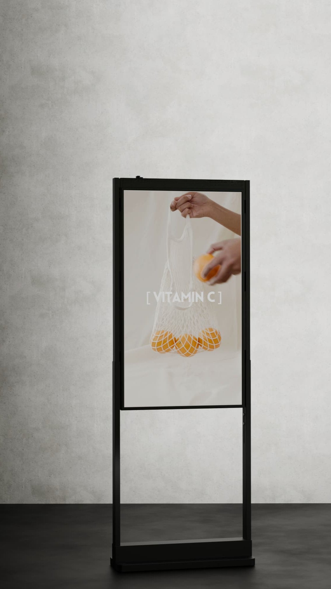 43 inch High Brightness LCD Narrowcasting Display op baseplate - staand - portret oriëntatie - 3000 Nits