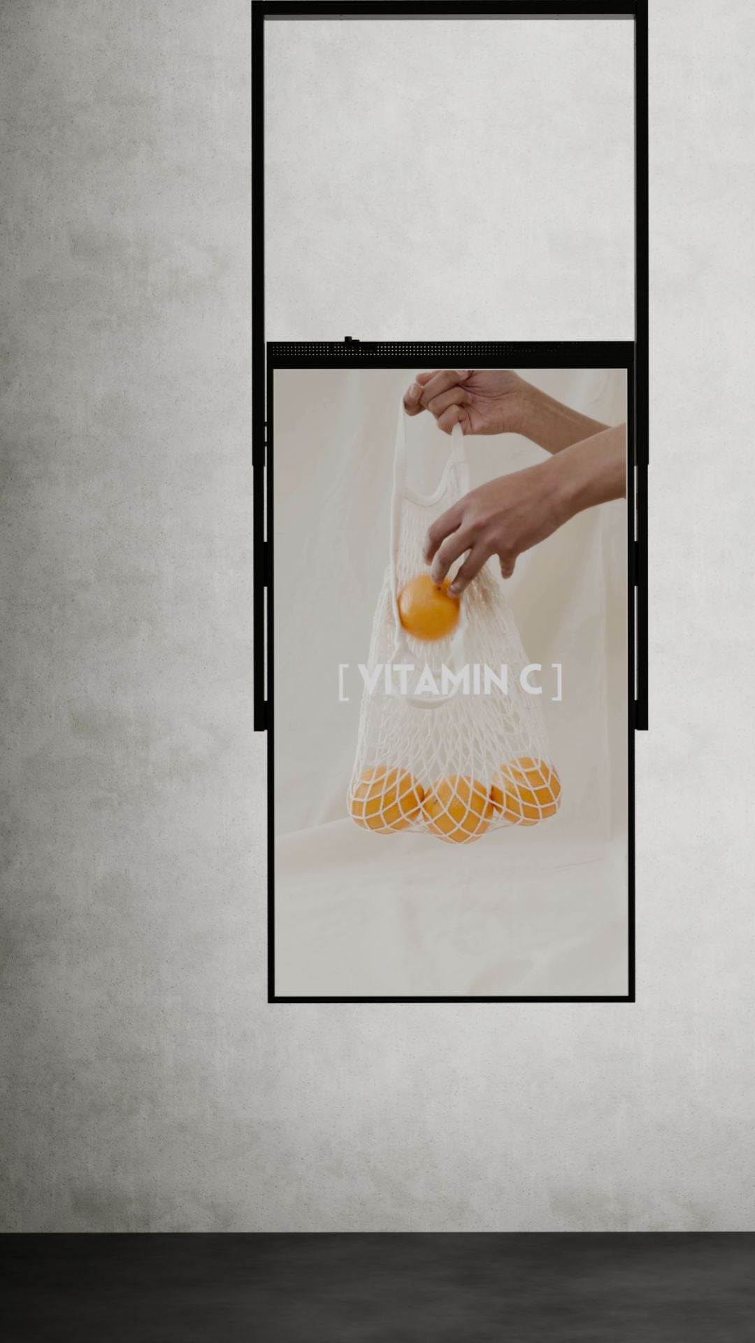 55 inch High Brightness LCD Narrowcasting Display met frame - hangend - portret oriëntatie - 3000 Nits