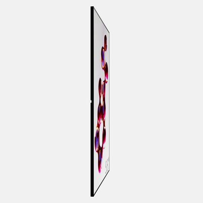 55 inch LCD scherm. Ultradun 20mm scherm in vertikale positie, toont heldere content met 700 nits helderheid